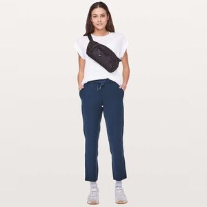 Lululemon On The Fly Pant Casual Lightweight Travel Activewear Workout Navy